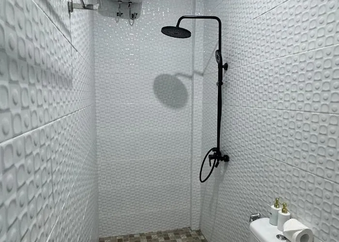 Séjour chez l'habitant Narayuka House Kamar 3 *